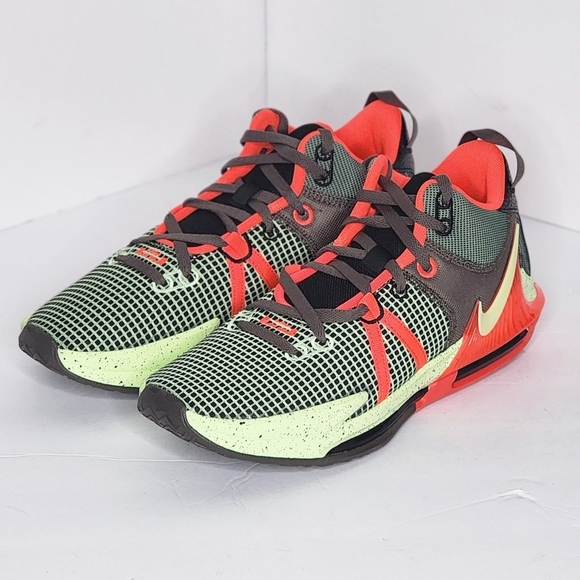 Nike Men LeBron Witness 7 Black/Bright Crimson Alligator Basketball Shoe Size 10